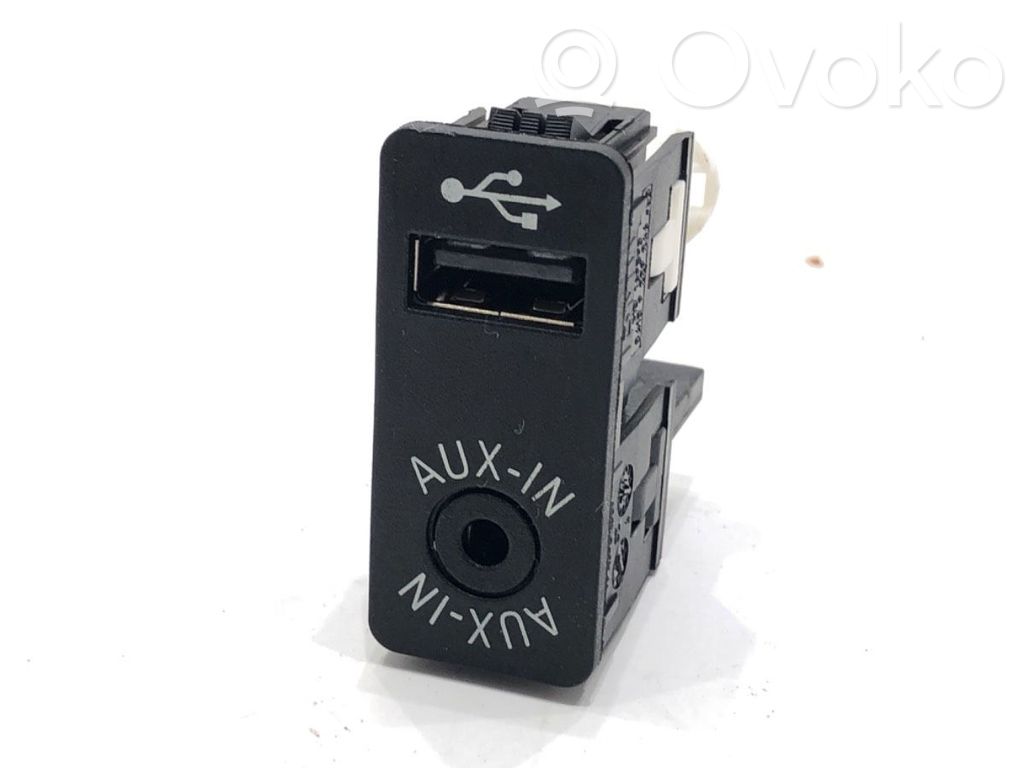BMW 3 F30 F35 F31 Connettore plug in USB 