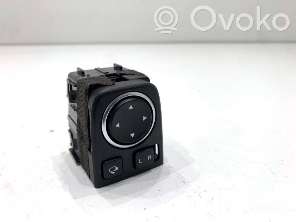 KIA Xceed Interruptor del espejo lateral 