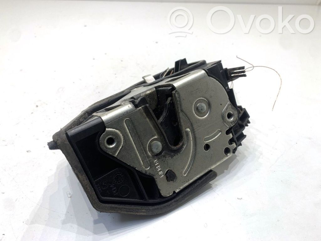 Rear door lock   7167075