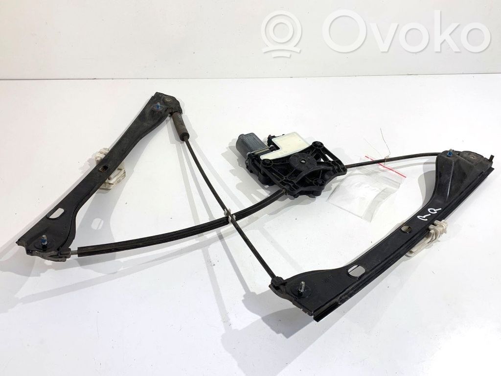 Skoda Fabia Mk3 (NJ) Alzacristalli della portiera anteriore con motorino 