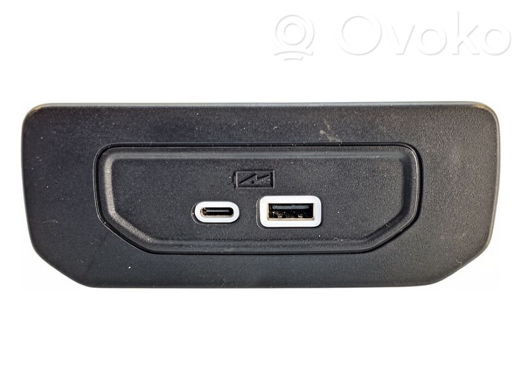 Jeep Grand Cherokee WL Gniazdo / Złącze USB