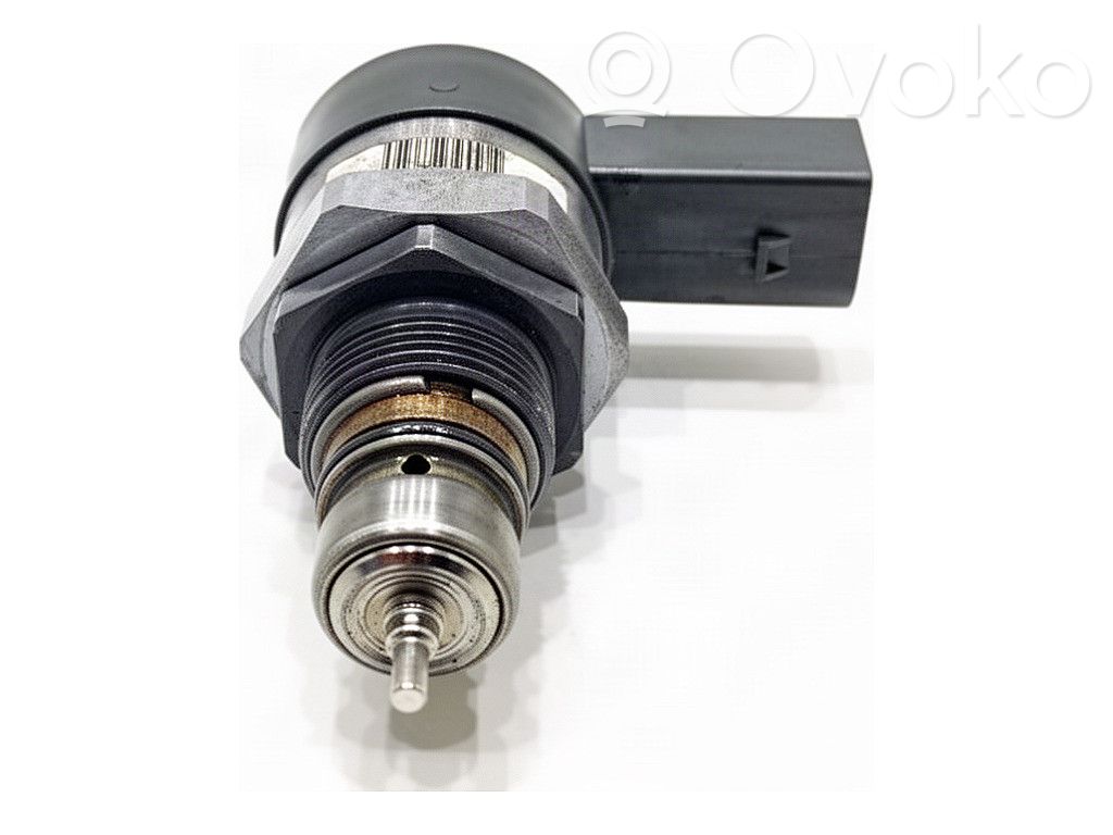 BMW X5 F15 Regulator ciśnienia paliwa 