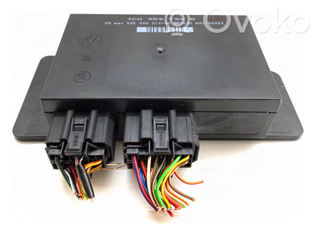 Volkswagen PASSAT B5.5 Module de contrôle carrosserie centrale