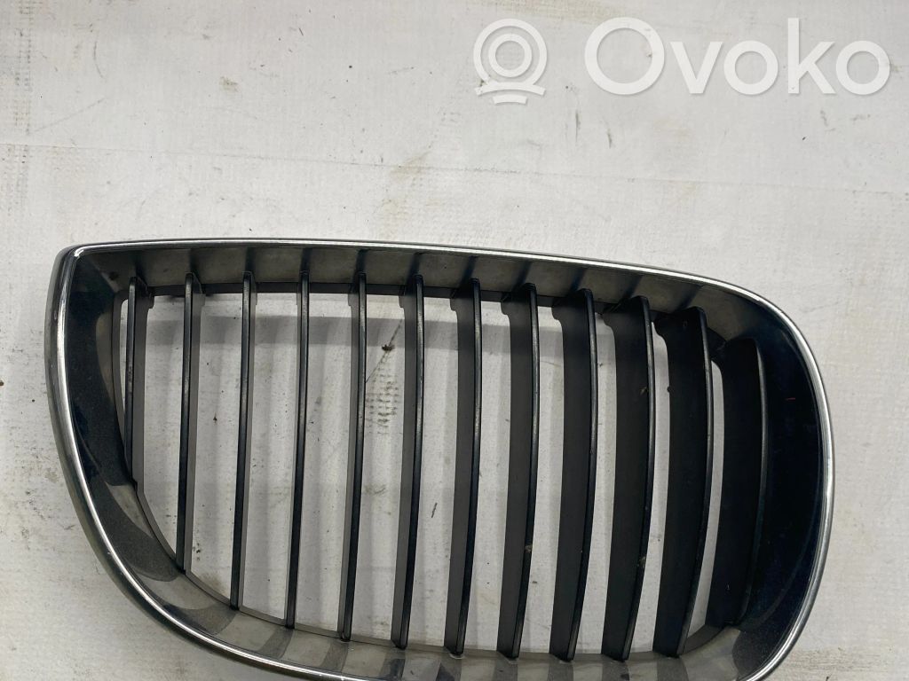 BMW 1 E81 E87 Front bumper upper radiator grill 