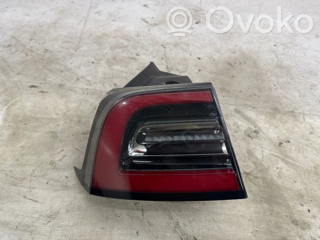 Tesla Model 3 Rear/tail lights 