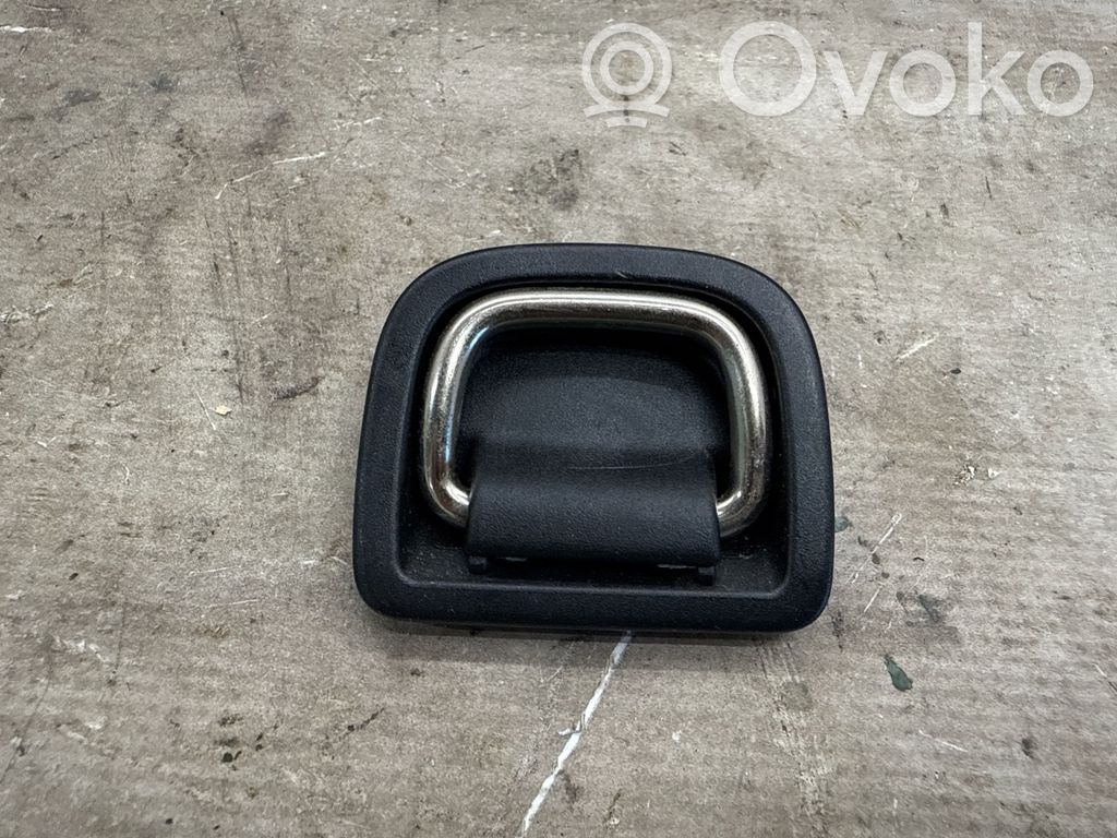 Volkswagen Tiguan Tie down hook / loop 