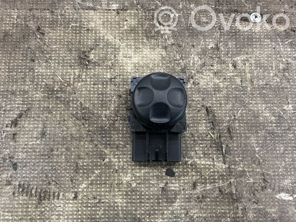 Alfa Romeo Stelvio Seat control switch 
