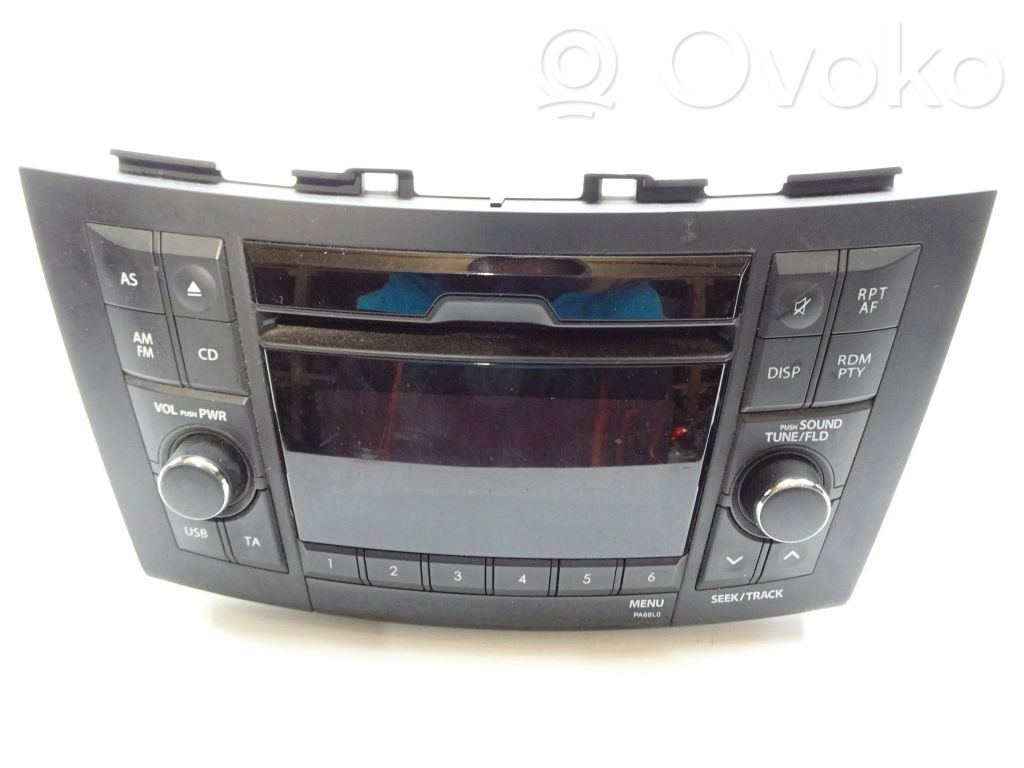 Suzuki Swift II Panel / Radioodtwarzacz CD/DVD/GPS 