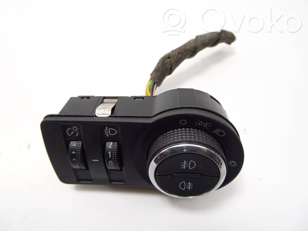 Opel Astra J Light switch 