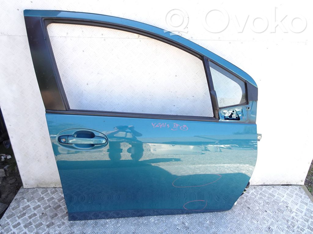 Toyota Yaris Задняя дверь 