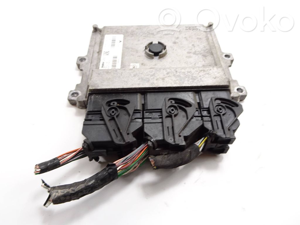 Dacia Sandero II Unitate/modul de control motor 