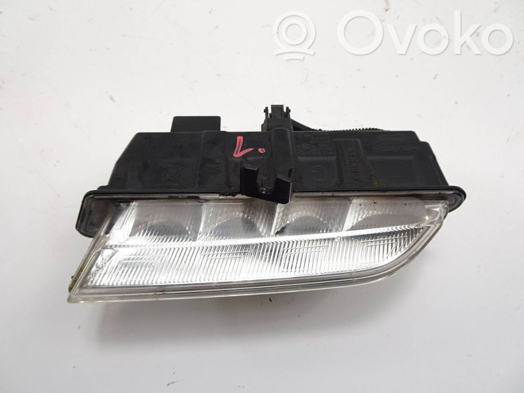 Renault Clio IV Lampa przednia 