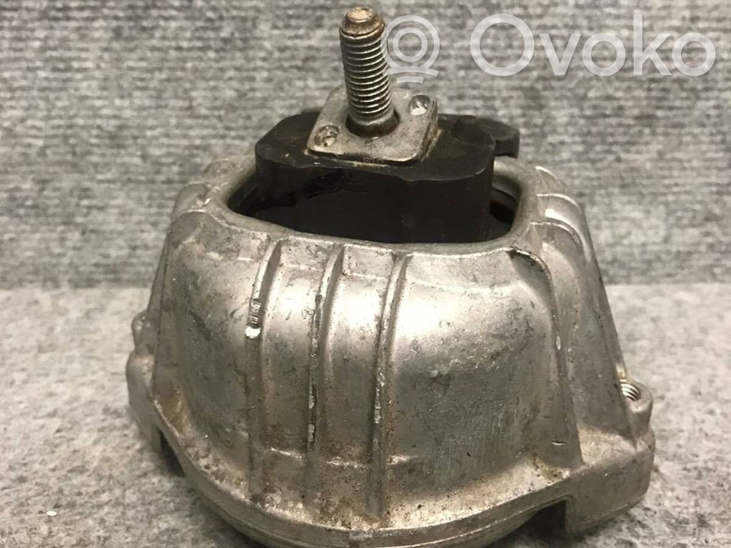 Engine mount bracket   6760330