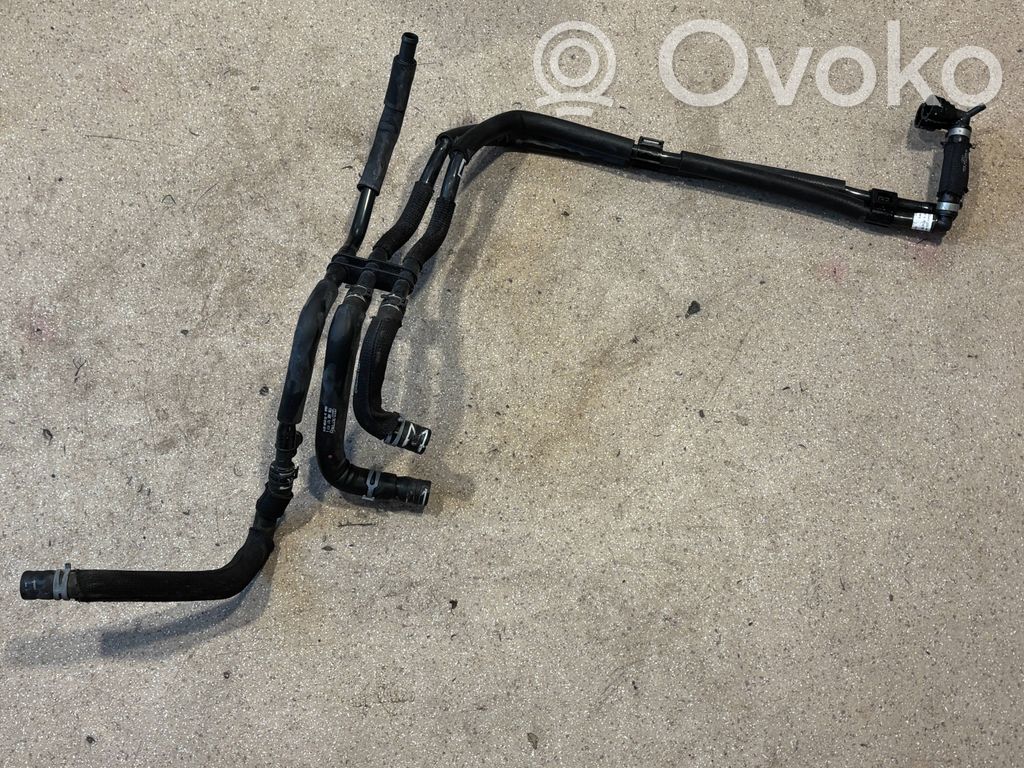 Audi e-tron Engine coolant pipe/hose 