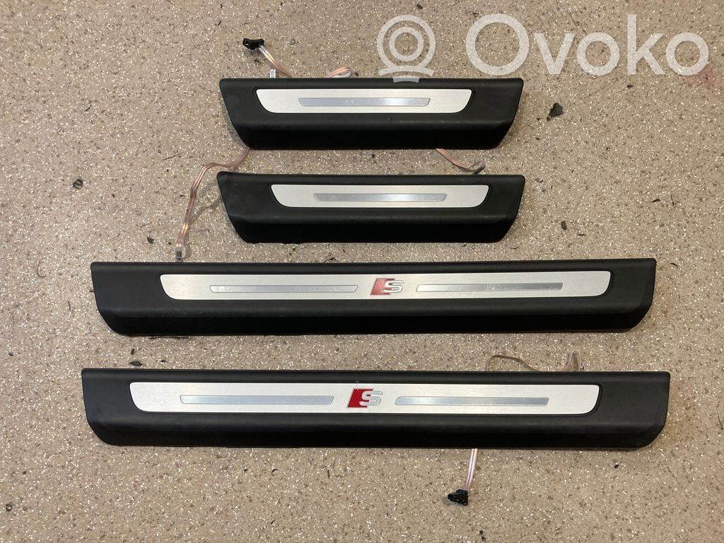 Audi Q7 4M Set apărători prag (interioare) 