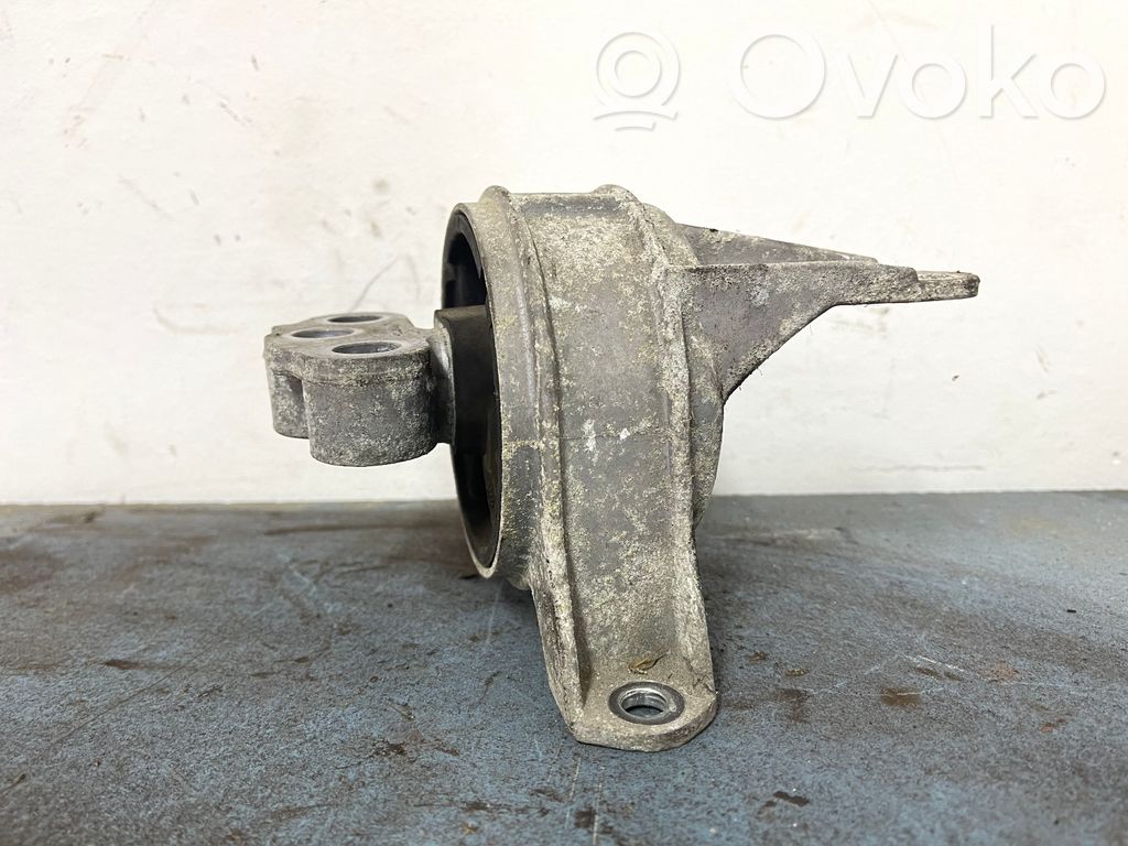 Opel Zafira B Engine mount bracket 