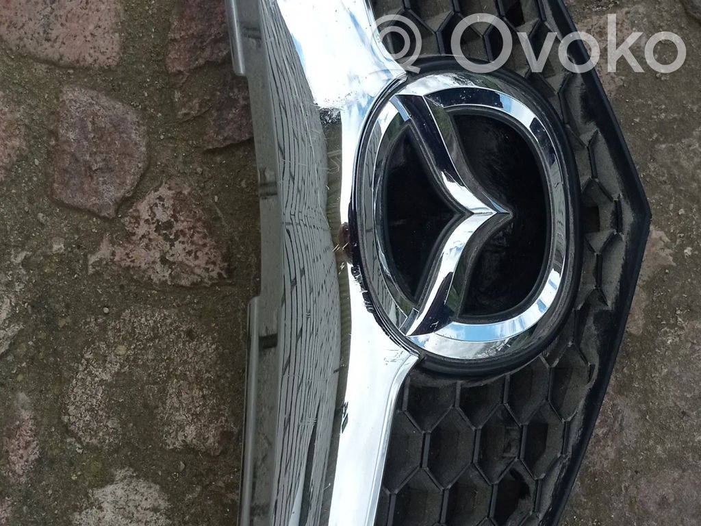 Mazda 3 I Etupuskurin ylempi jäähdytinsäleikkö 
