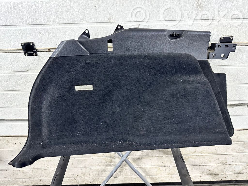 Volkswagen Touareg II Boczek / Tapicerka / bagażnika 