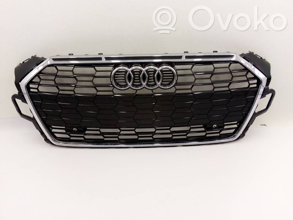 Audi A5 Augšējais režģis 