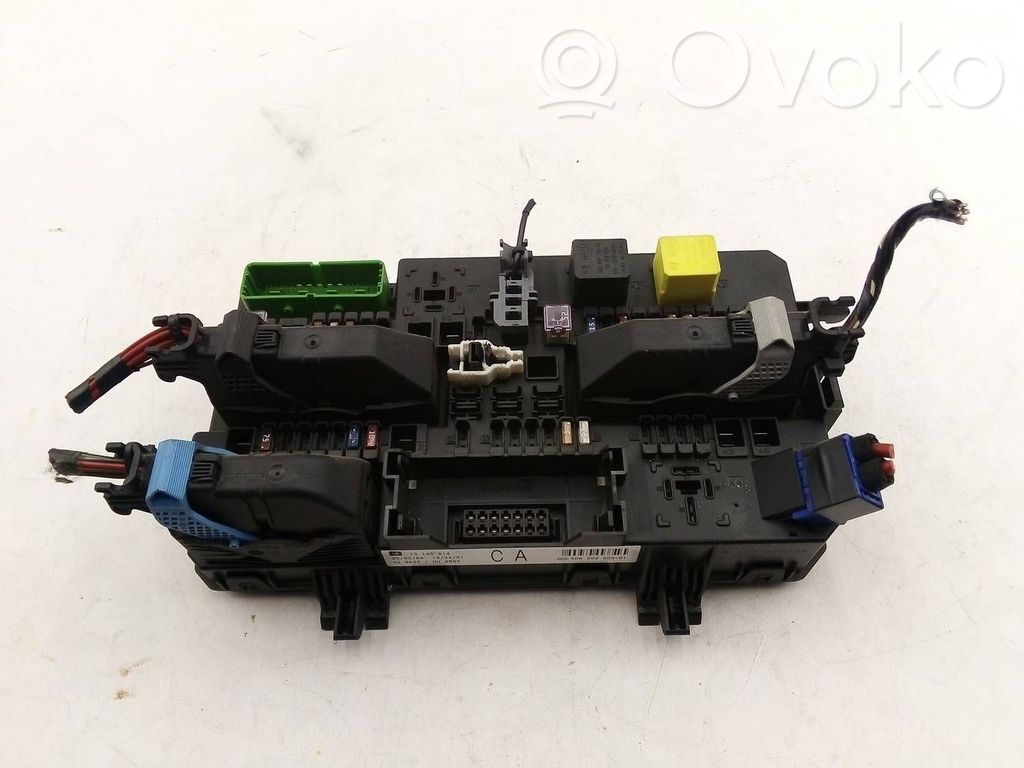 Opel Astra H Módulo de fusible 