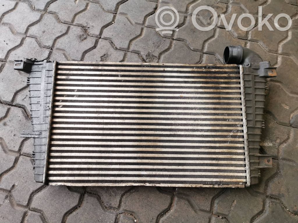 Opel Zafira B Interkūlerio radiatorius 