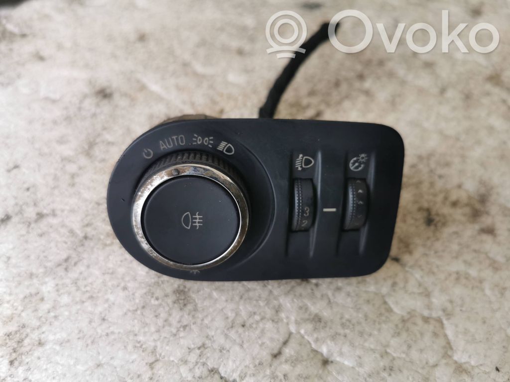 Opel Corsa D Interrupteur d’éclairage 