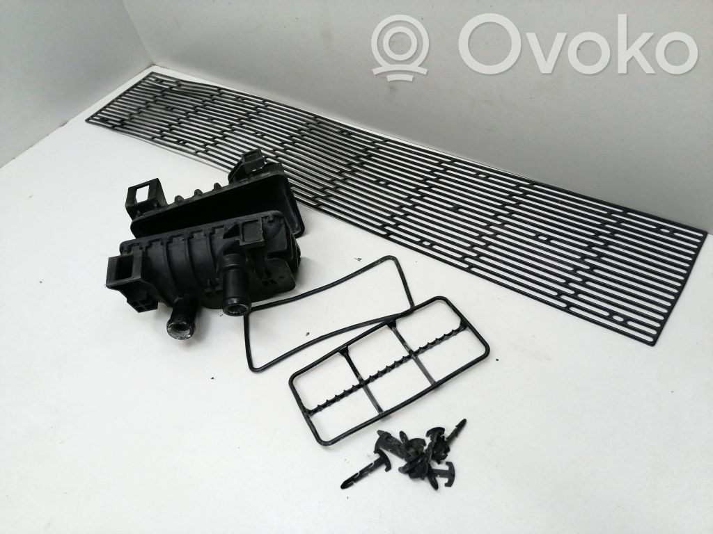 Audi A4 S4 B9 8W Interkūlerio radiatorius 