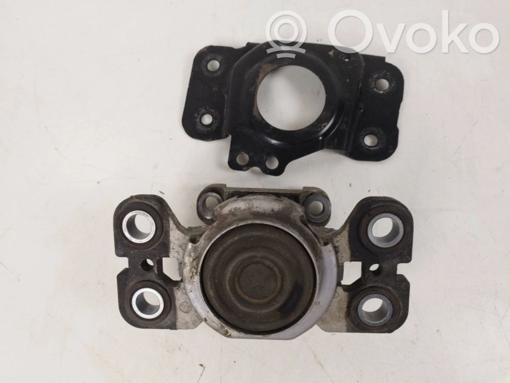 Volvo S80 Engine mount bracket 