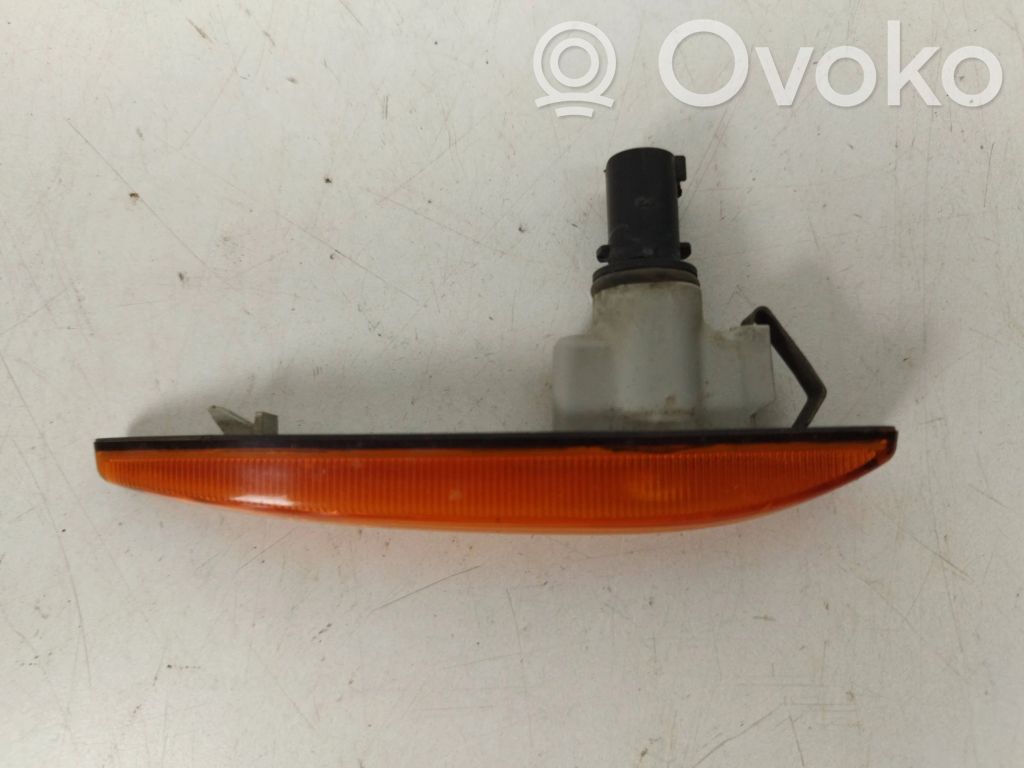BMW 7 E65 E66 Front fender indicator light 