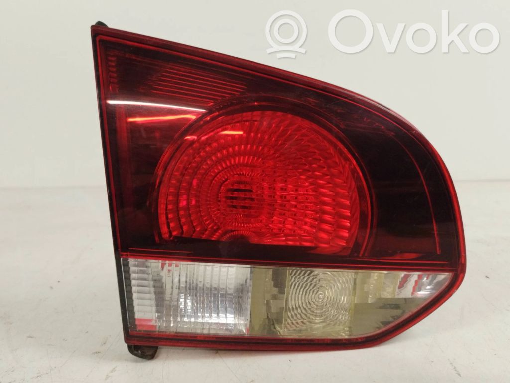 Volkswagen Golf VI Galinis žibintas dangtyje 