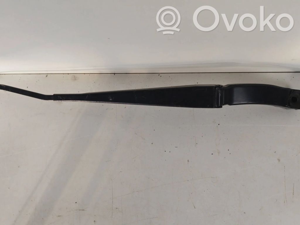 Subaru Outback Priekšējā loga tīrītāja kājiņa 