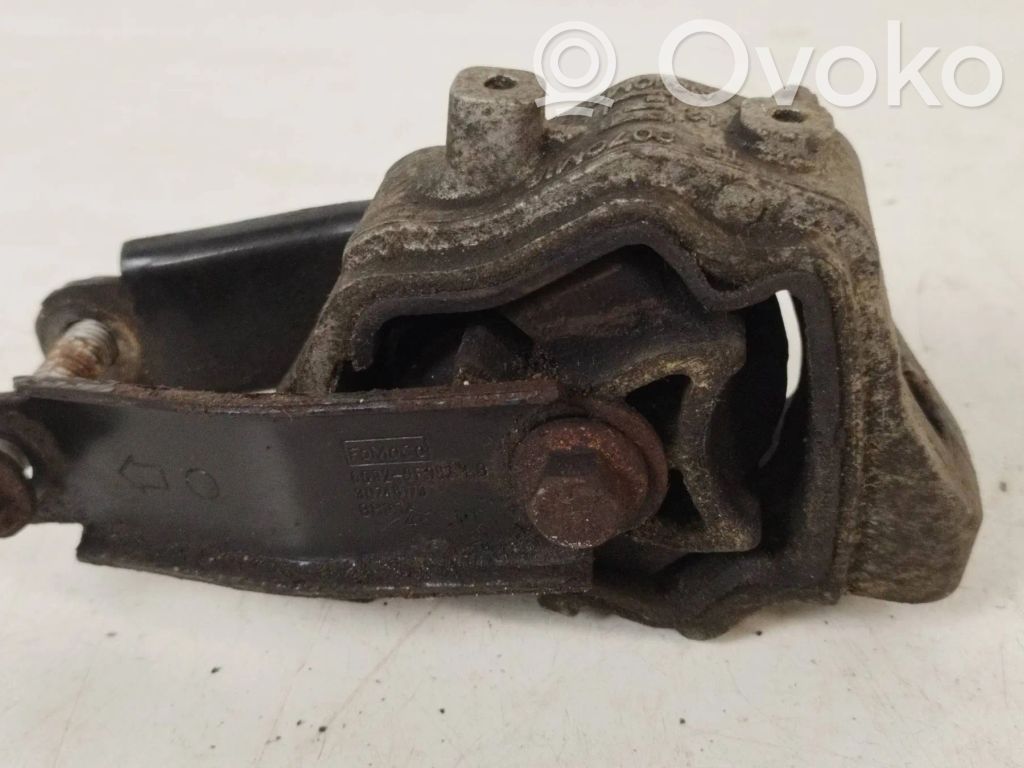 Volvo S60 Engine mount bracket 