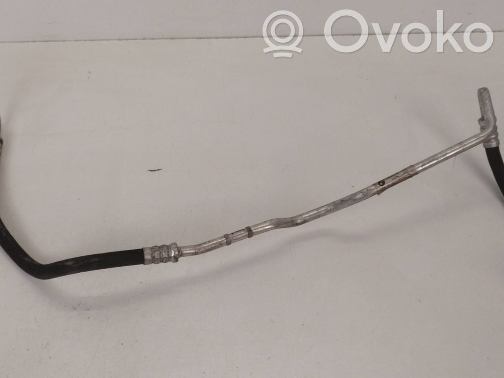 BMW X5 E70 Ilmastointilaitteen putki (A/C) 