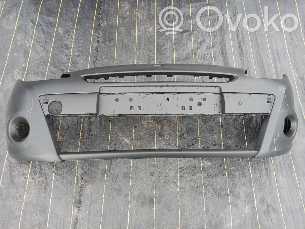 Renault Clio III Parachoques delantero 