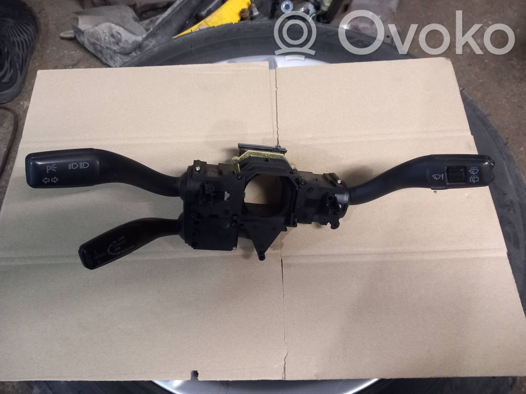 Audi A4 S4 B6 8E 8H Interruptor/palanca de limpiador de luz de giro 