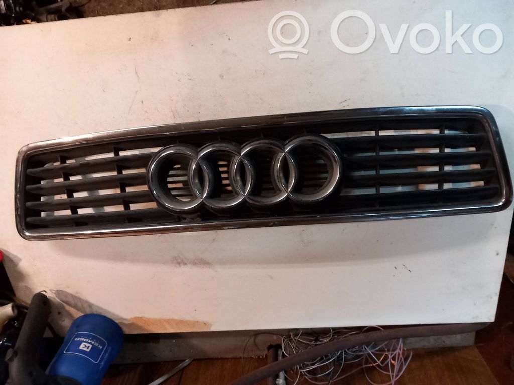 Audi A6 S6 C5 4B Etusäleikkö 