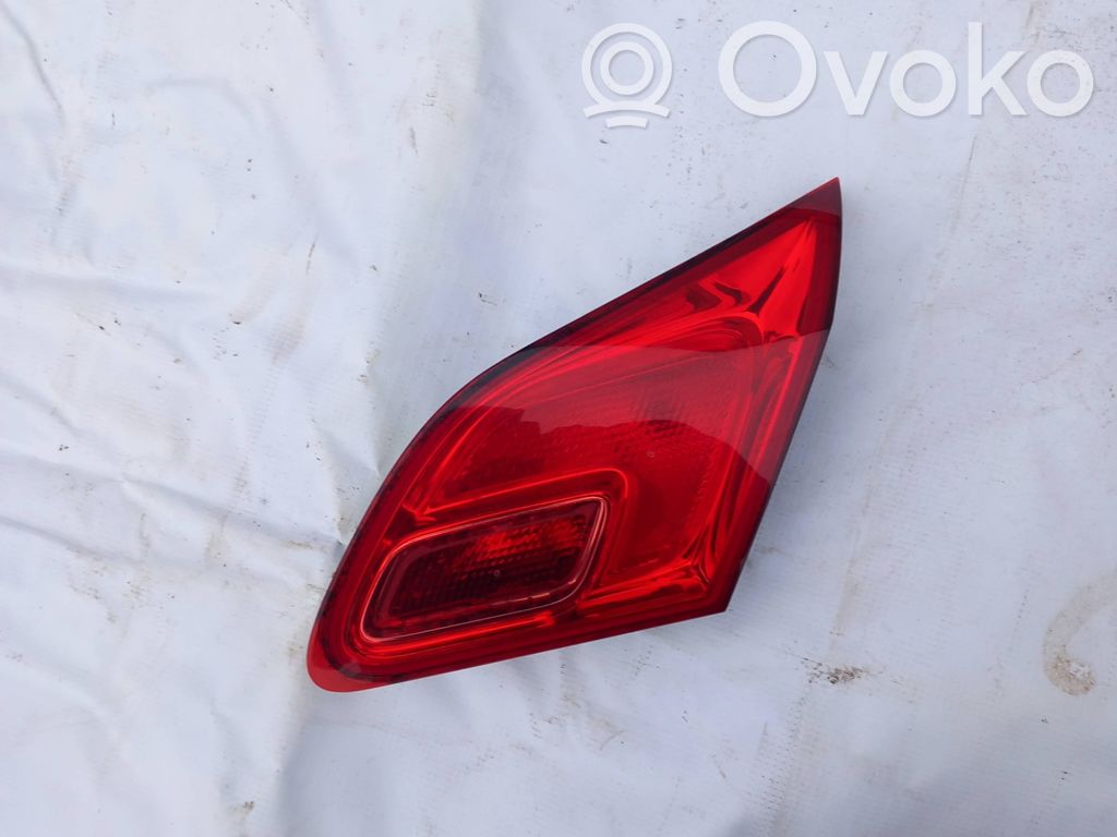 Opel Astra J Lampy tylnej klapy bagażnika 
