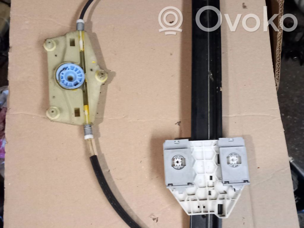Mechanizm podnoszenia szyby przedniej bez silnika   8F0839461