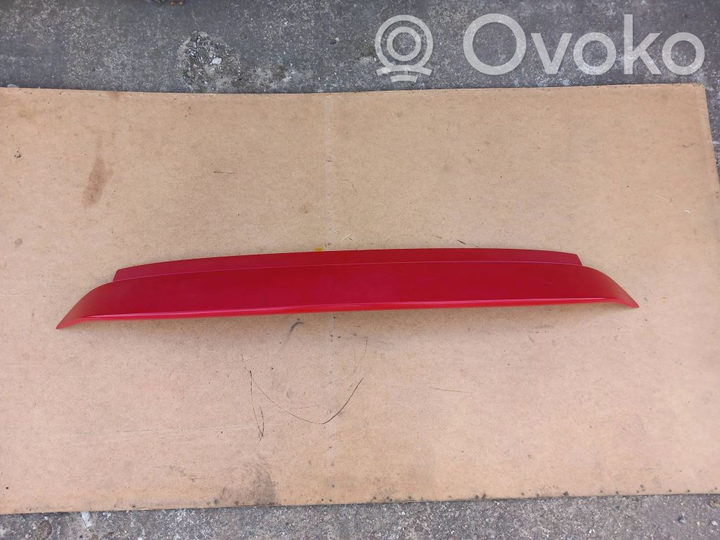Tailgate/trunk spoiler