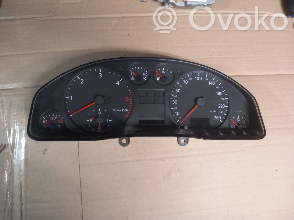 Audi A6 S6 C5 4B Geschwindigkeitsmesser Cockpit 
