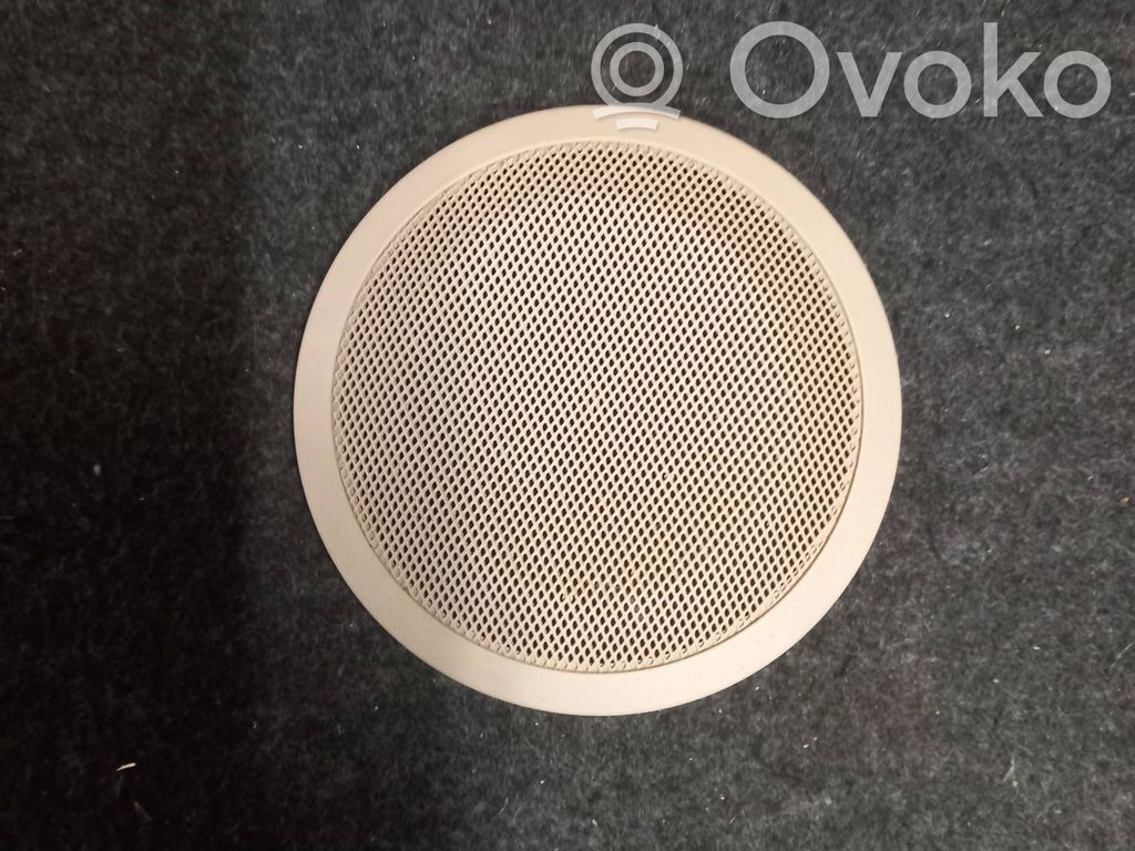 Etuoven kaiuttimen kehys   7130179