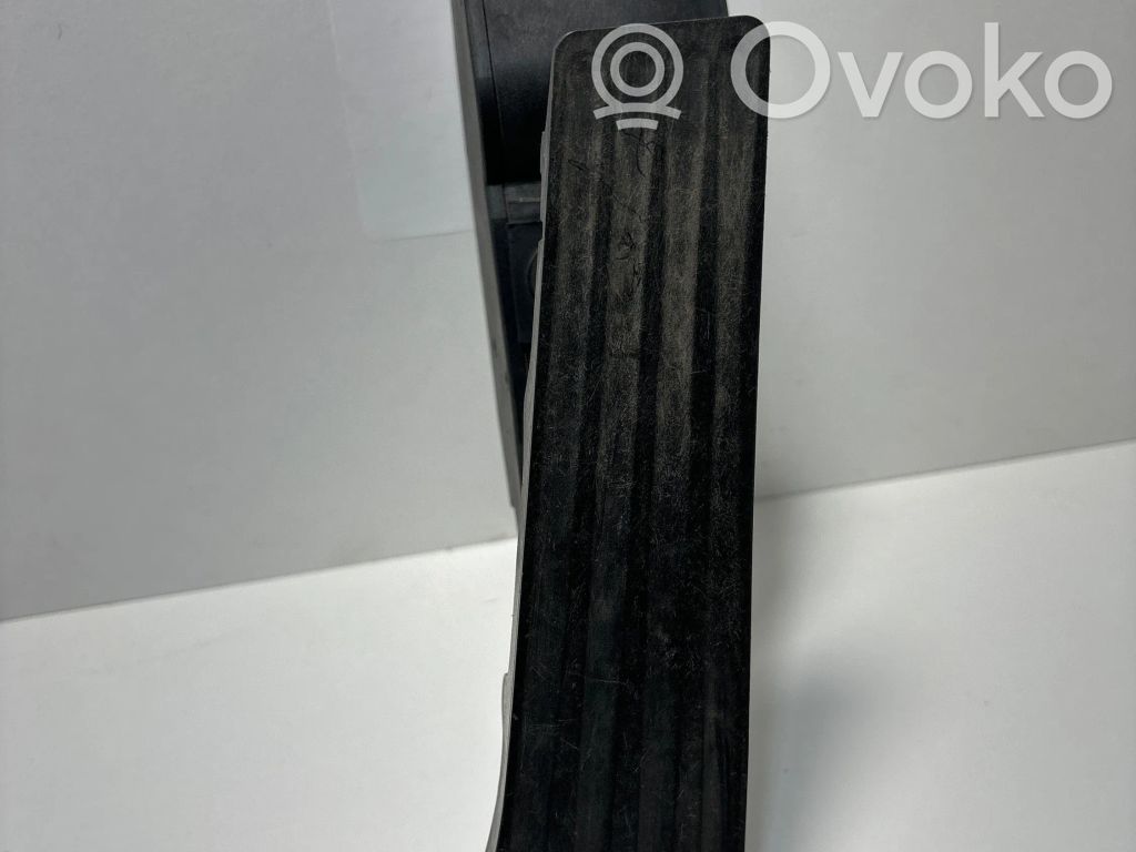 BMW 5 E39 Akceleratoriaus pedalas 