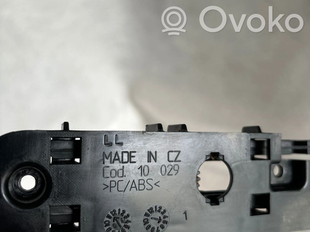 Audi A6 S6 C6 4F Glove box lock 