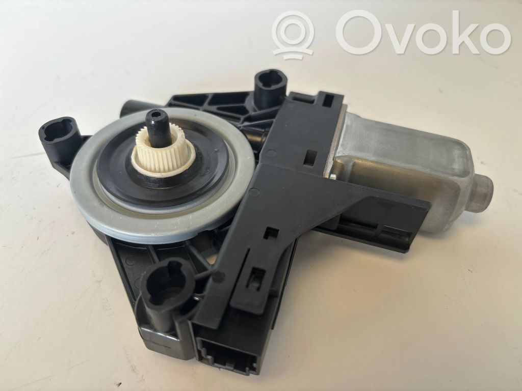 Volvo V70 Rear door window regulator motor 