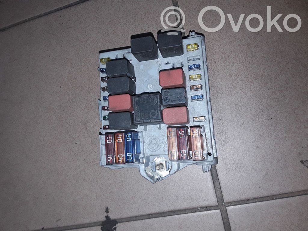 Alfa Romeo 147 Módulo de fusible 