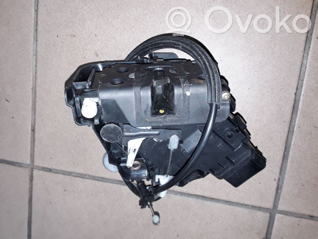 Ford Focus C-MAX Aizmugurē slēdzene 