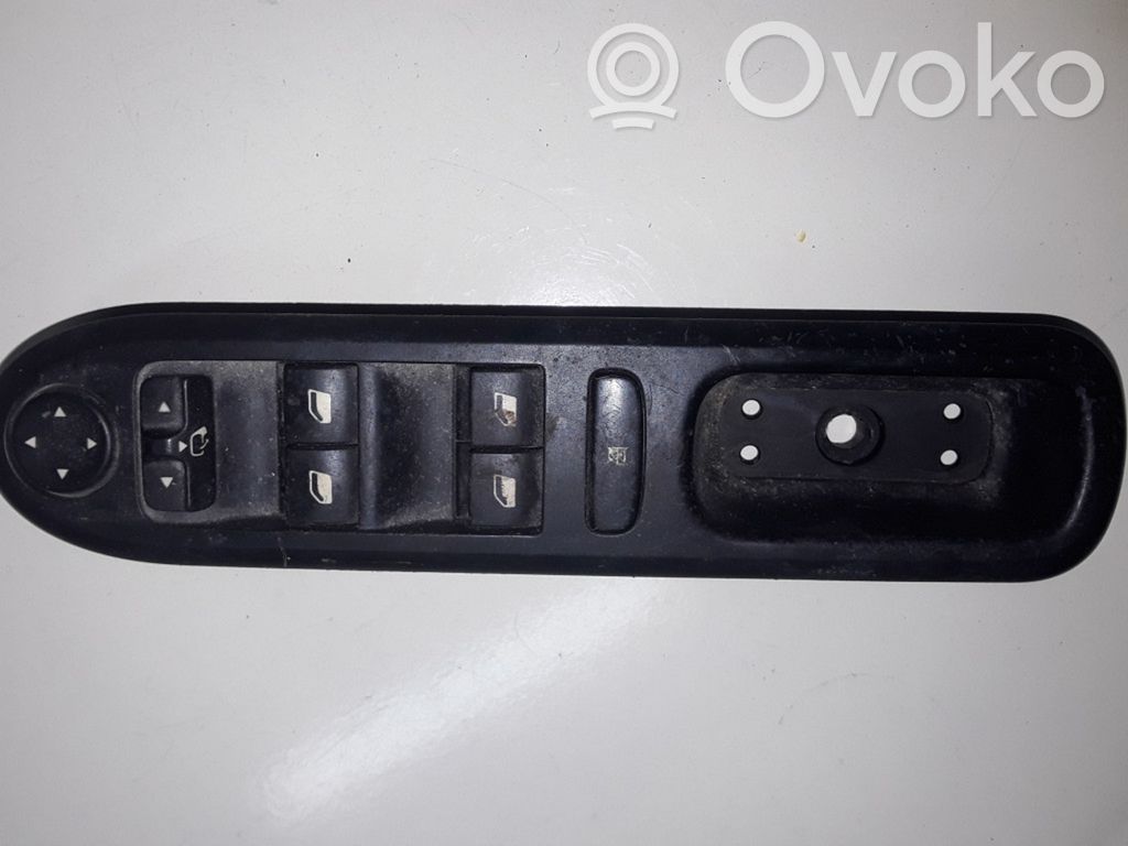 Peugeot 407 Electric window control switch 