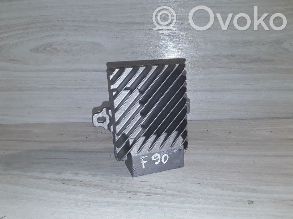 BMW M5 F90 Sound amplifier 
