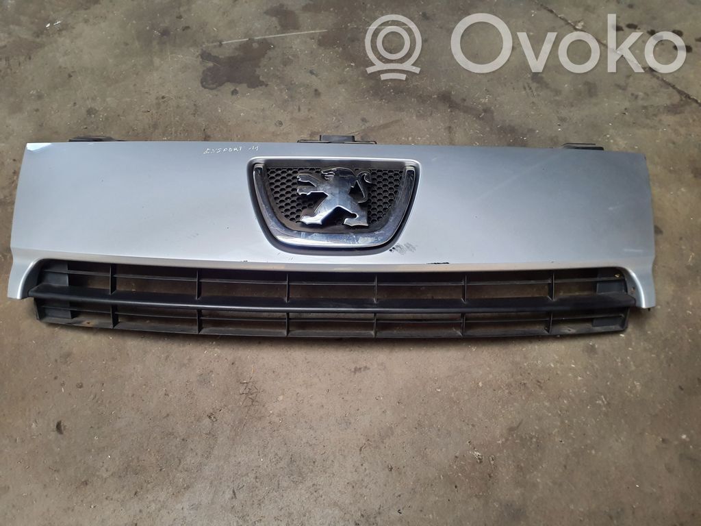 Peugeot Expert Front bumper upper radiator grill 