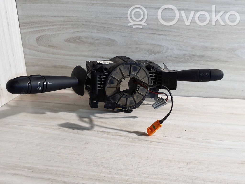 Opel Vivaro Interruptor/palanca de limpiador de luz de giro 